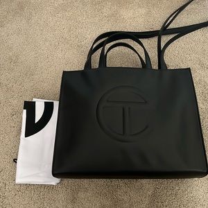 Authentic New Telfar medium shopping bag.